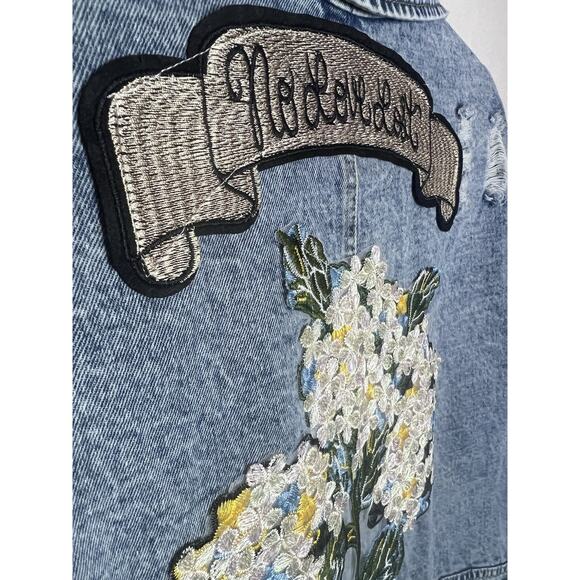 Denim Jean Jacket Women's Unbranded Size XL Patches Ribbon Details - Picture 10 of 10
